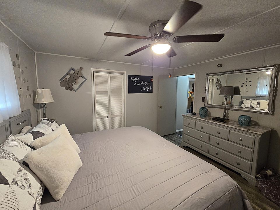 For Sale: $190,000 (2 beds, 2 baths, 1438 Square Feet)