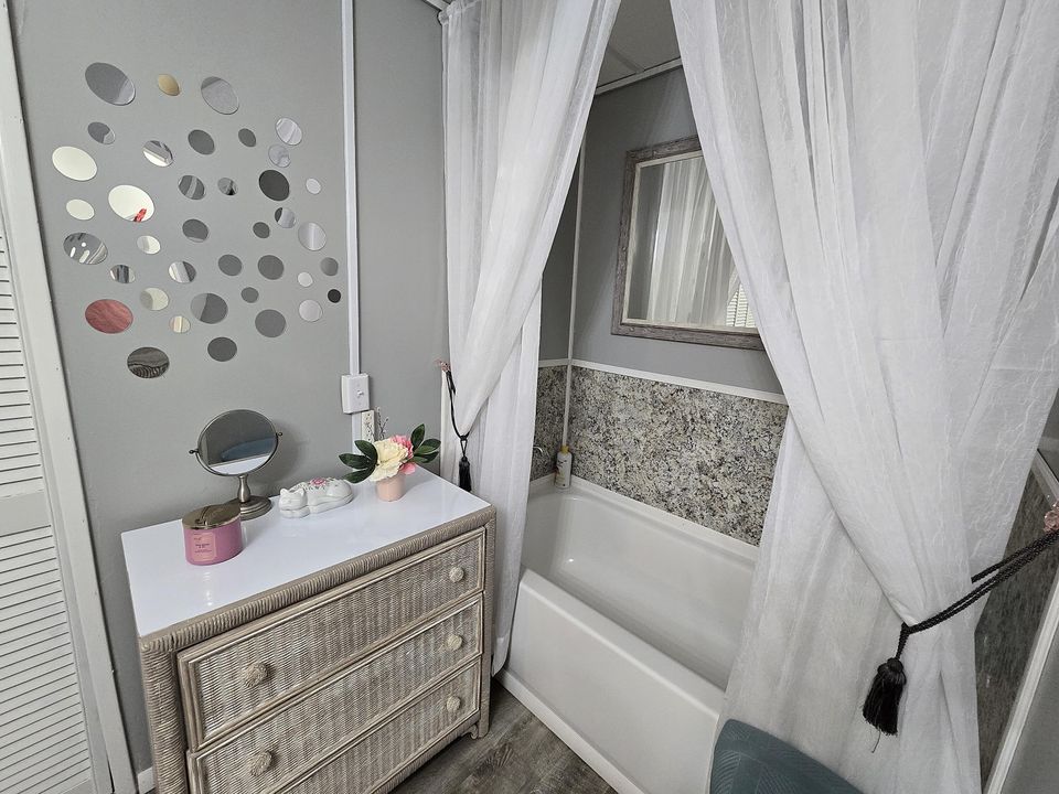 For Sale: $190,000 (2 beds, 2 baths, 1438 Square Feet)