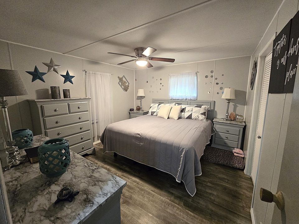 For Sale: $190,000 (2 beds, 2 baths, 1438 Square Feet)