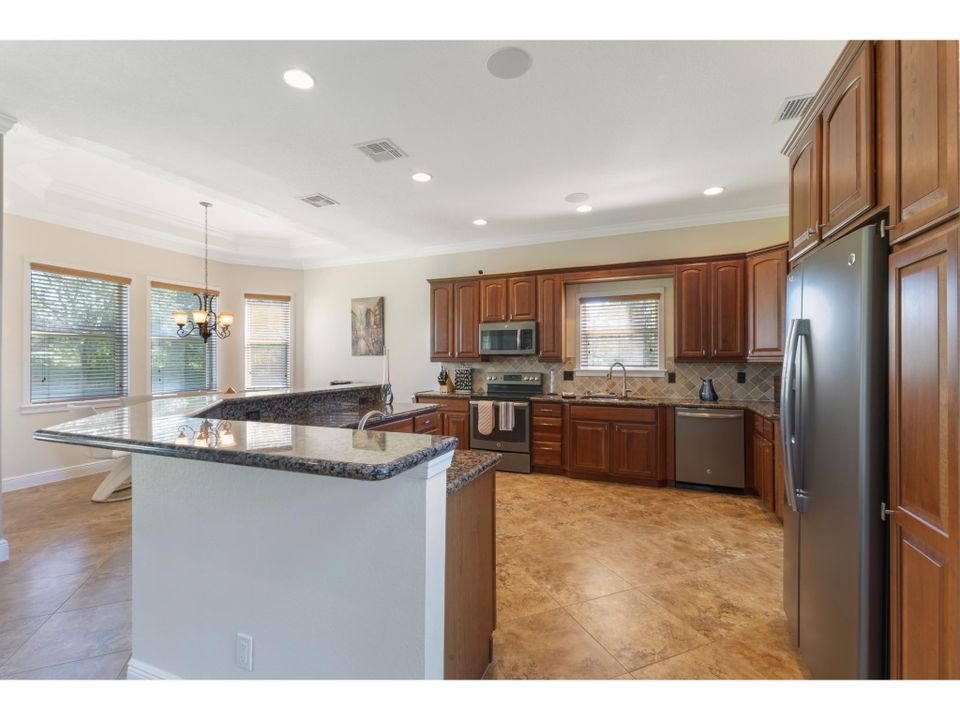 For Sale: $620,000 (3 beds, 2 baths, 3776 Square Feet)