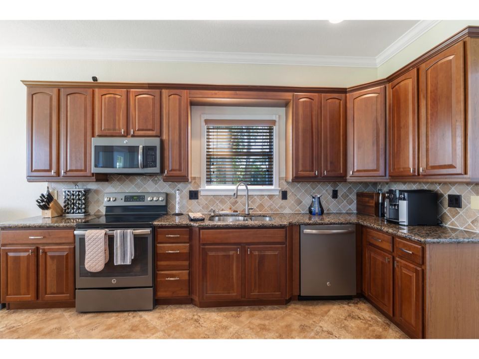 For Sale: $620,000 (3 beds, 2 baths, 3776 Square Feet)