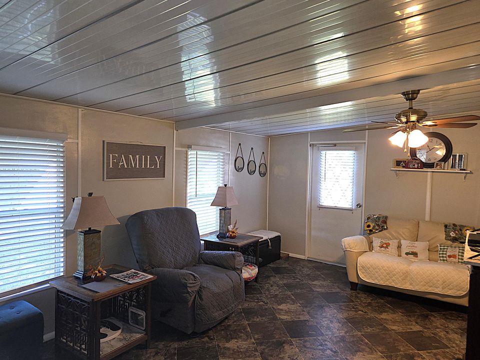 For Sale: $190,000 (2 beds, 2 baths, 1438 Square Feet)