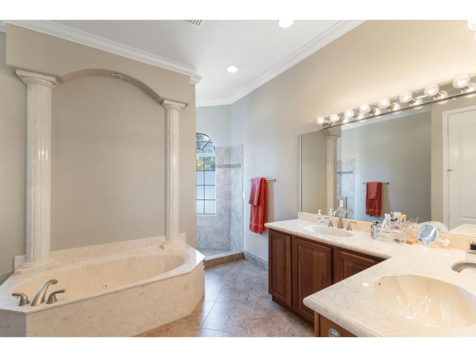 For Sale: $620,000 (3 beds, 2 baths, 3776 Square Feet)