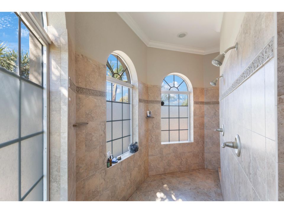 For Sale: $620,000 (3 beds, 2 baths, 3776 Square Feet)