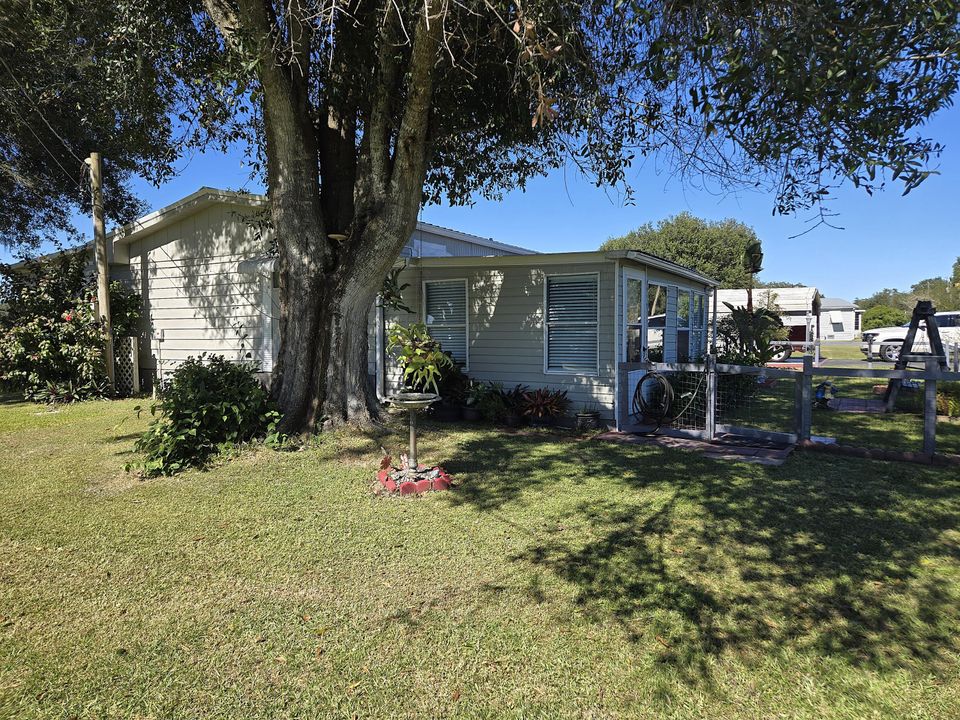 For Sale: $190,000 (2 beds, 2 baths, 1438 Square Feet)