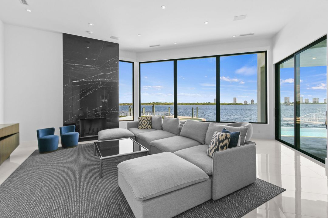 En Venta: $14,995,000 (5 camas, 6 baños, 7366 Pies cuadrados)