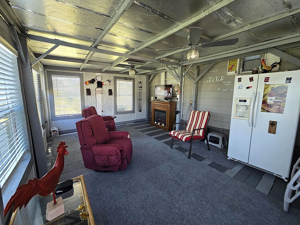 For Sale: $190,000 (2 beds, 2 baths, 1438 Square Feet)