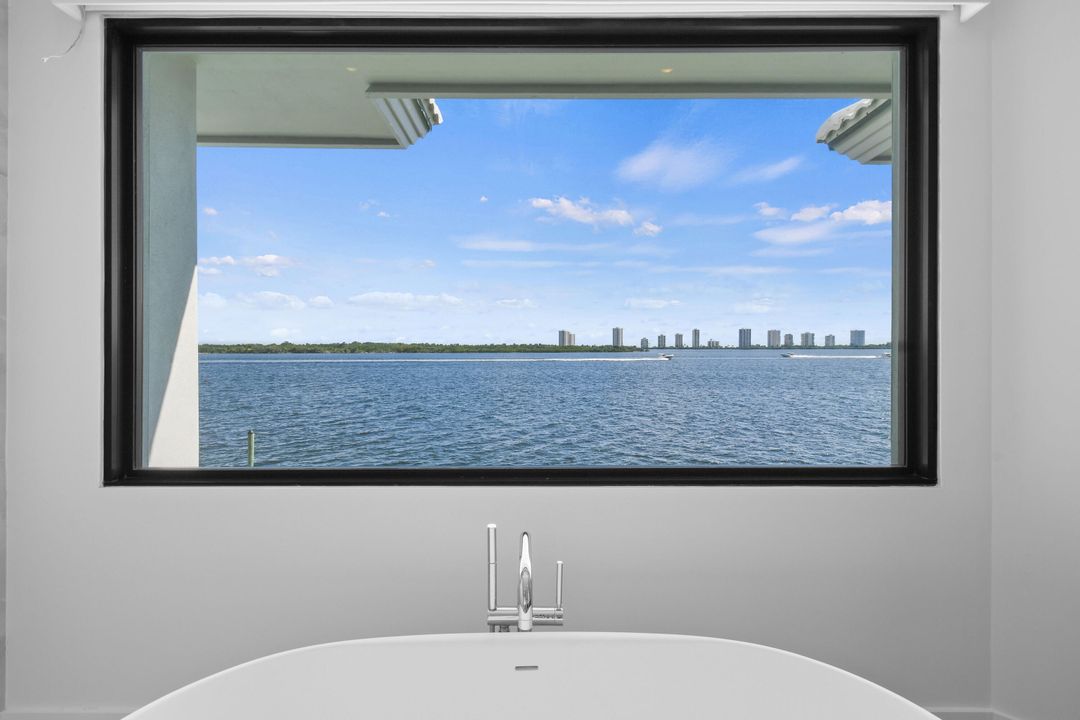 En Venta: $14,995,000 (5 camas, 6 baños, 7366 Pies cuadrados)