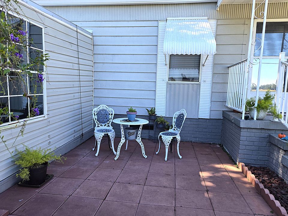 For Sale: $190,000 (2 beds, 2 baths, 1438 Square Feet)