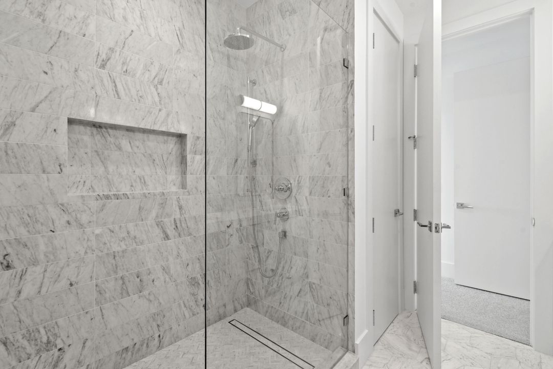 En Venta: $14,995,000 (5 camas, 6 baños, 7366 Pies cuadrados)