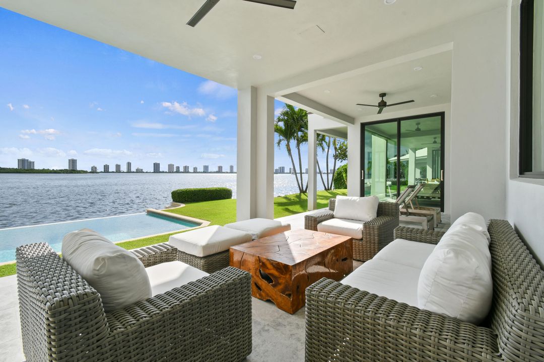 En Venta: $14,995,000 (5 camas, 6 baños, 7366 Pies cuadrados)