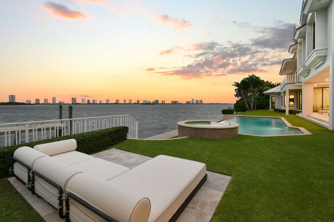 En Venta: $14,995,000 (5 camas, 6 baños, 7366 Pies cuadrados)