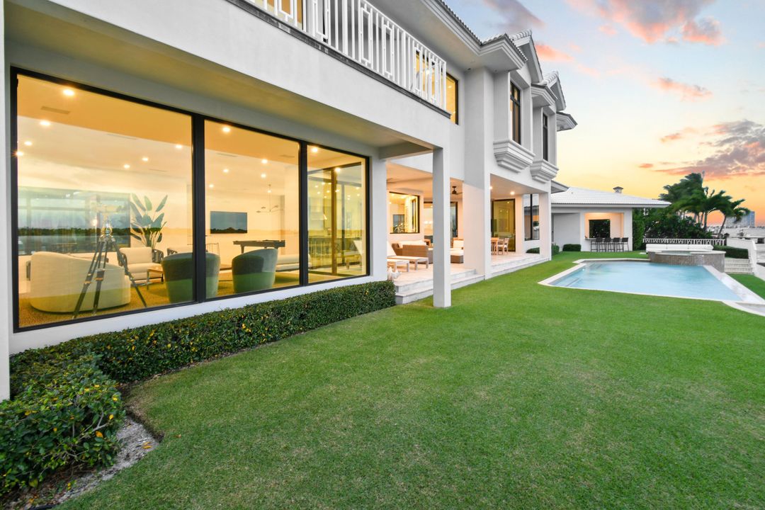 En Venta: $14,995,000 (5 camas, 6 baños, 7366 Pies cuadrados)