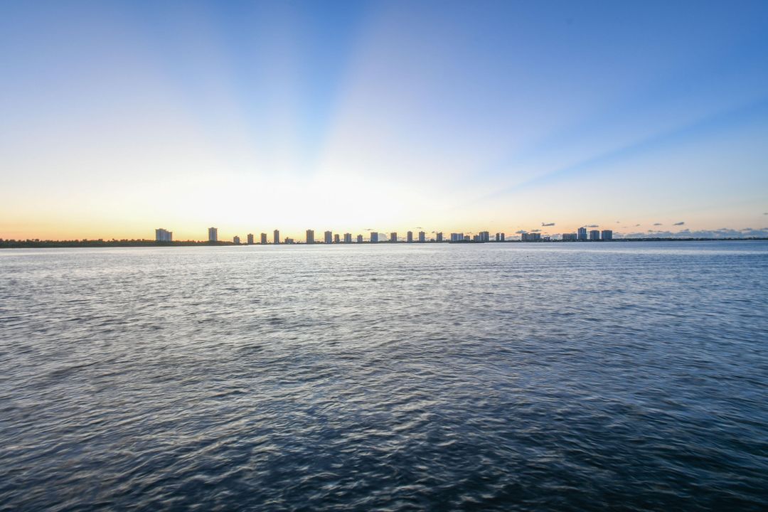 En Venta: $14,995,000 (5 camas, 6 baños, 7366 Pies cuadrados)