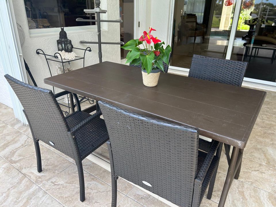 For Rent: $6,500 (4 beds, 2 baths, 2377 Square Feet)