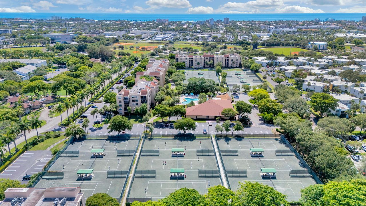 For Sale: $385,000 (2 beds, 2 baths, 1175 Square Feet)