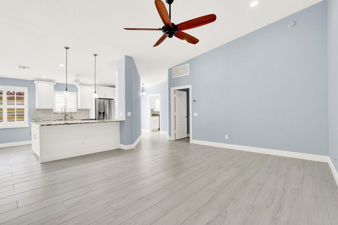 待售: $479,900 (2 贝兹, 2 浴室, 1680 平方英尺)