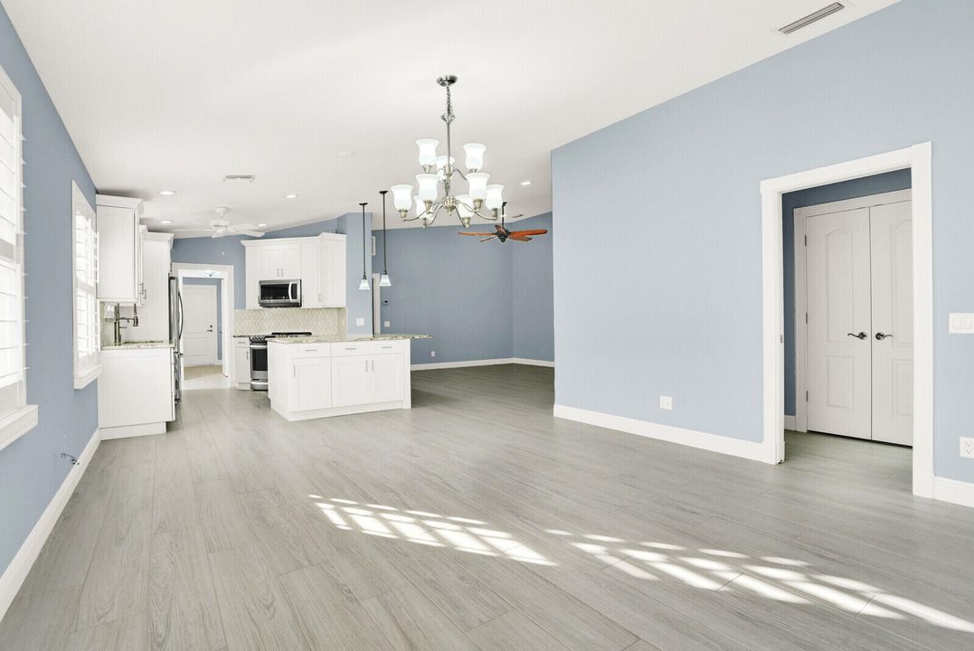 待售: $479,900 (2 贝兹, 2 浴室, 1680 平方英尺)