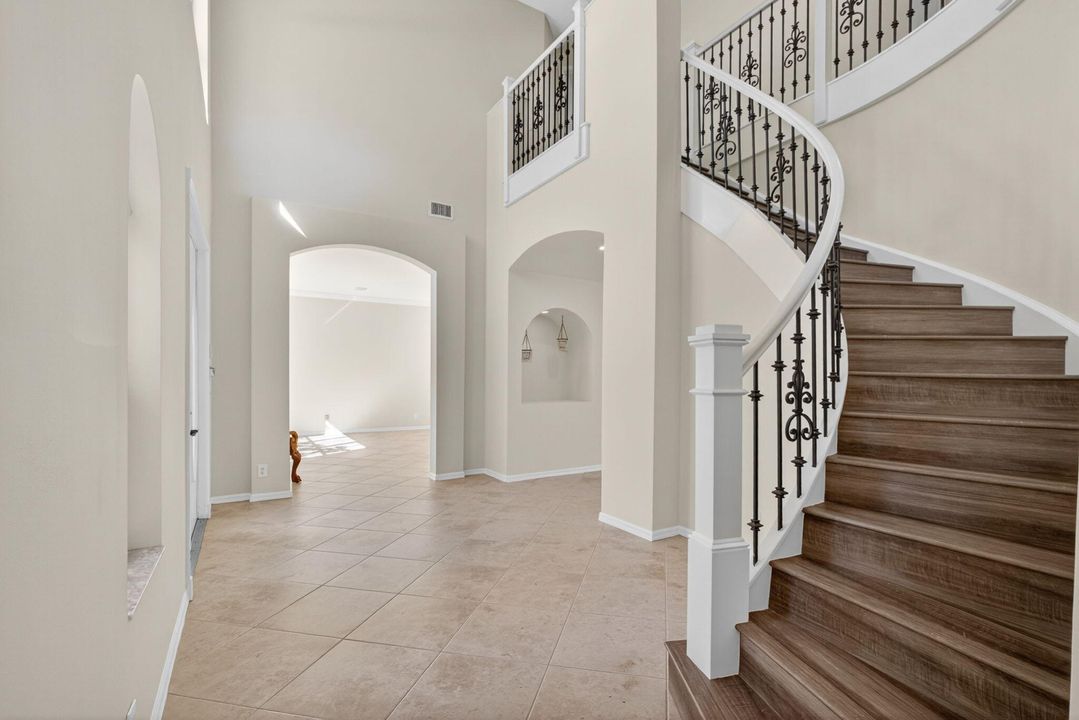 Active With Contract: $1,295,000 (6 beds, 4 baths, 3915 Square Feet)