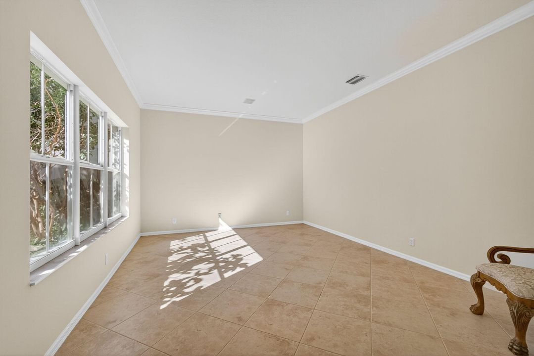 Active With Contract: $1,295,000 (6 beds, 4 baths, 3915 Square Feet)