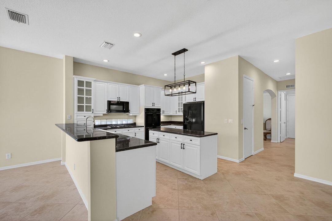 Active With Contract: $1,295,000 (6 beds, 4 baths, 3915 Square Feet)