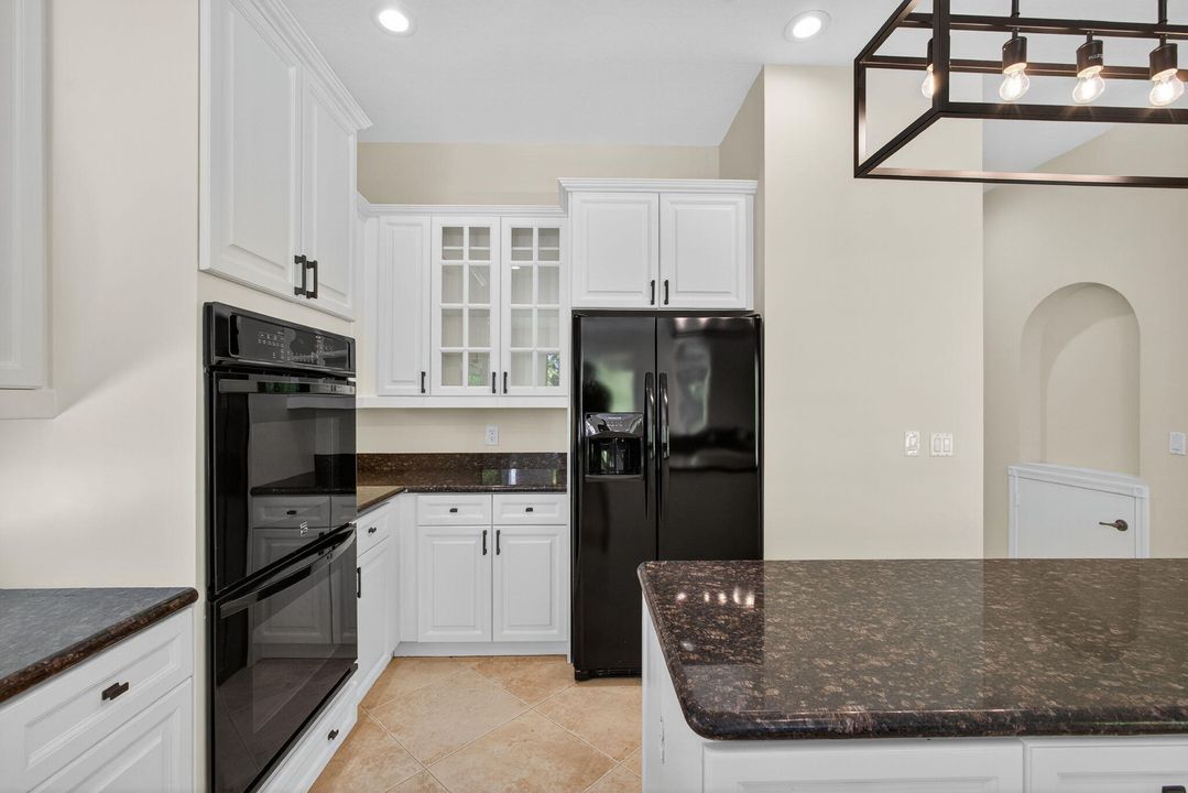 Active With Contract: $1,295,000 (6 beds, 4 baths, 3915 Square Feet)