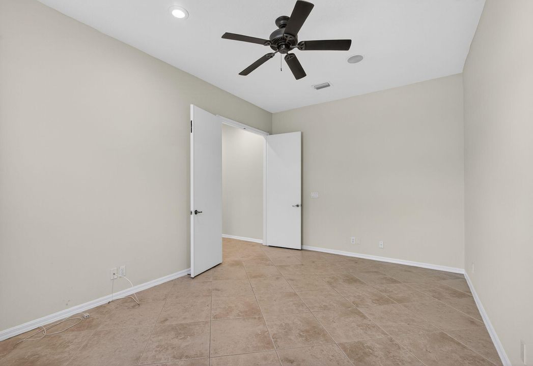 Active With Contract: $1,295,000 (6 beds, 4 baths, 3915 Square Feet)