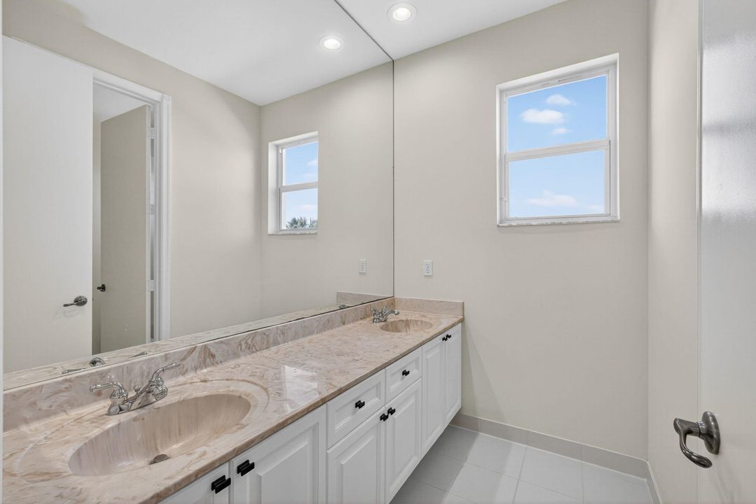 Active With Contract: $1,295,000 (6 beds, 4 baths, 3915 Square Feet)