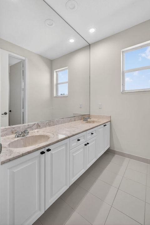 Active With Contract: $1,295,000 (6 beds, 4 baths, 3915 Square Feet)