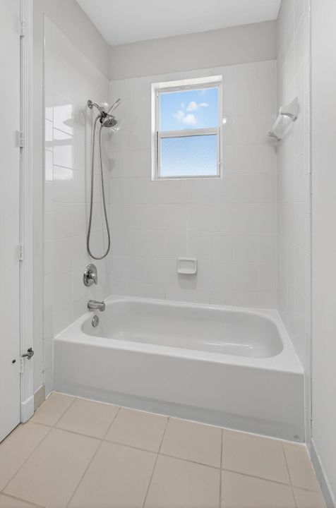 Active With Contract: $1,295,000 (6 beds, 4 baths, 3915 Square Feet)