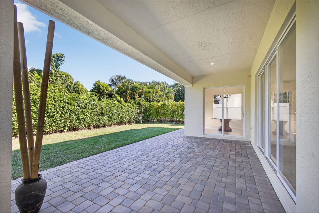 Active With Contract: $1,295,000 (6 beds, 4 baths, 3915 Square Feet)