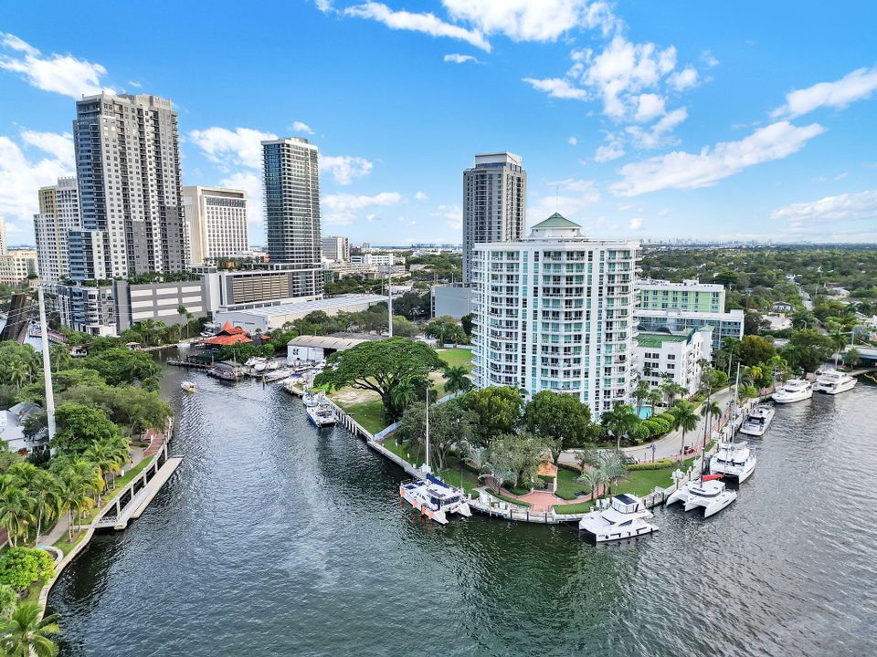 В аренду: $3,300 (2 спален, 2 ванн, 1236 Квадратных фут)