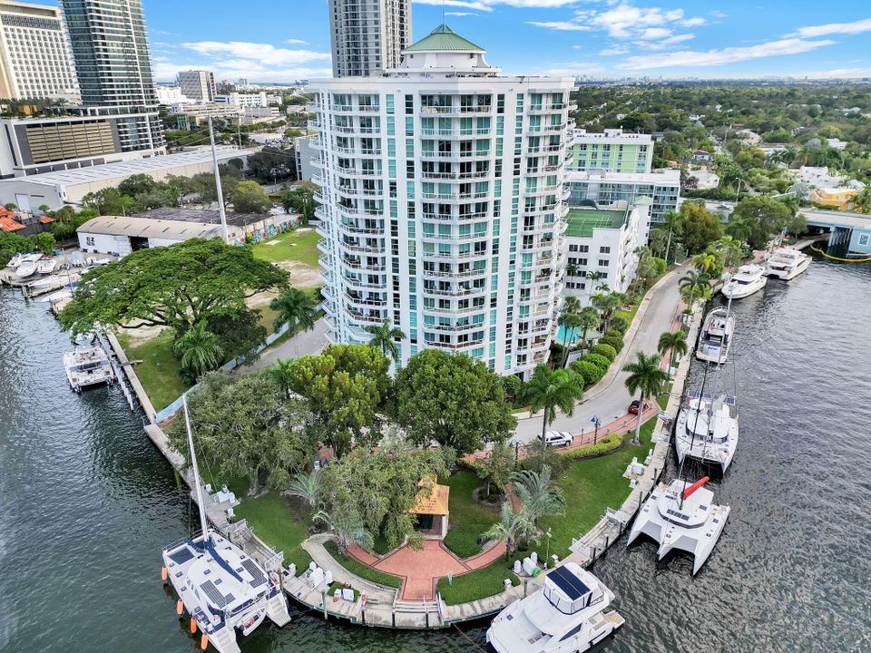 В аренду: $3,300 (2 спален, 2 ванн, 1236 Квадратных фут)