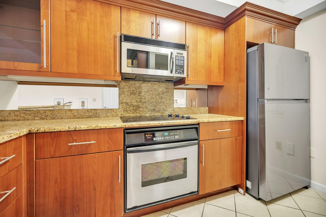 В аренду: $3,300 (2 спален, 2 ванн, 1236 Квадратных фут)