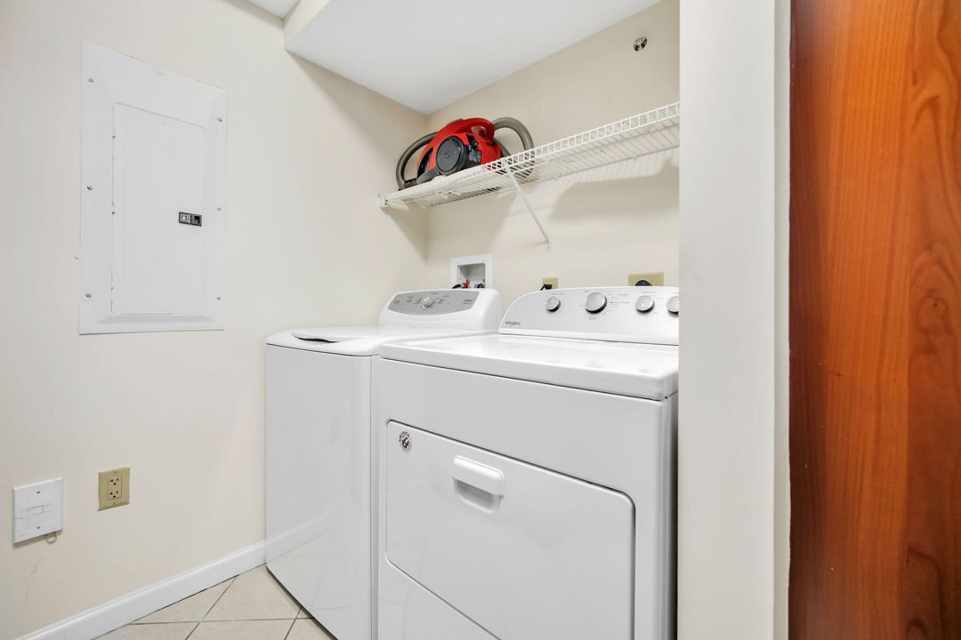 В аренду: $3,300 (2 спален, 2 ванн, 1236 Квадратных фут)