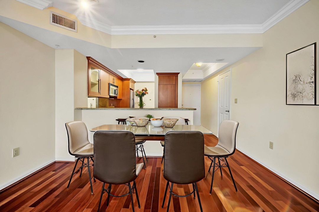 В аренду: $3,300 (2 спален, 2 ванн, 1236 Квадратных фут)