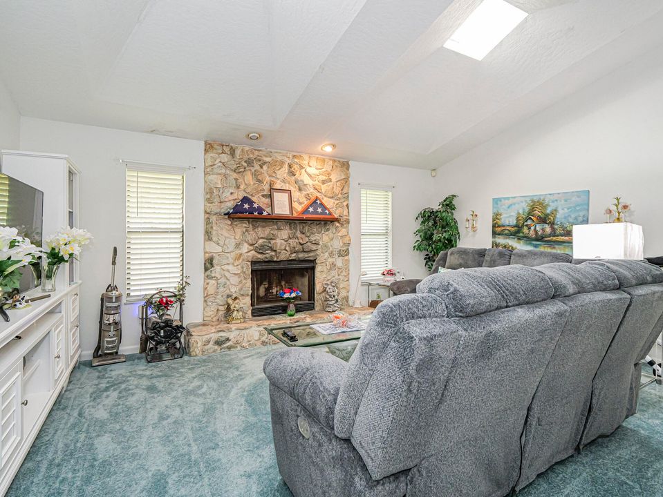 待售: $700,000 (3 贝兹, 3 浴室, 3292 平方英尺)