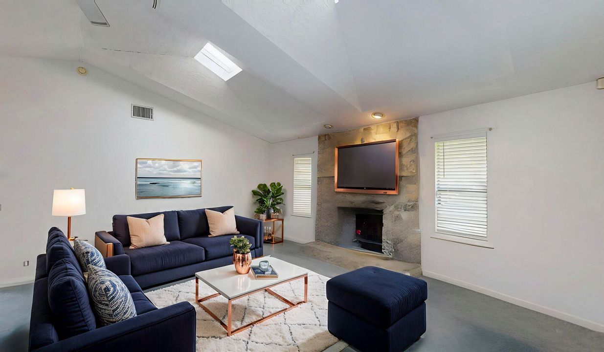 待售: $700,000 (3 贝兹, 3 浴室, 3292 平方英尺)