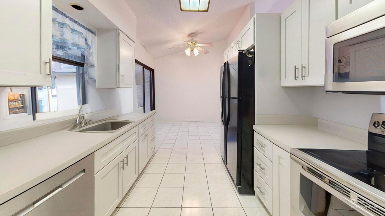 待售: $700,000 (3 贝兹, 3 浴室, 3292 平方英尺)