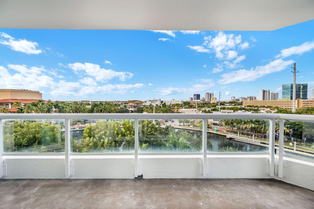 В аренду: $3,300 (2 спален, 2 ванн, 1236 Квадратных фут)