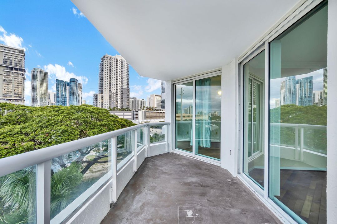 В аренду: $3,300 (2 спален, 2 ванн, 1236 Квадратных фут)