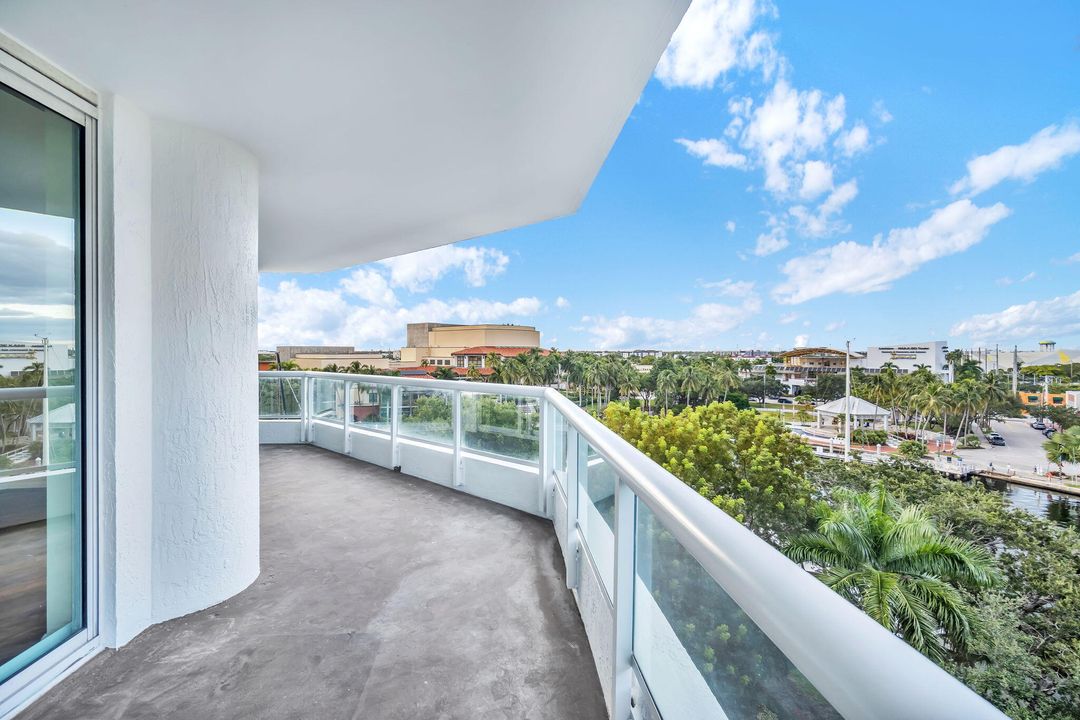 В аренду: $3,300 (2 спален, 2 ванн, 1236 Квадратных фут)