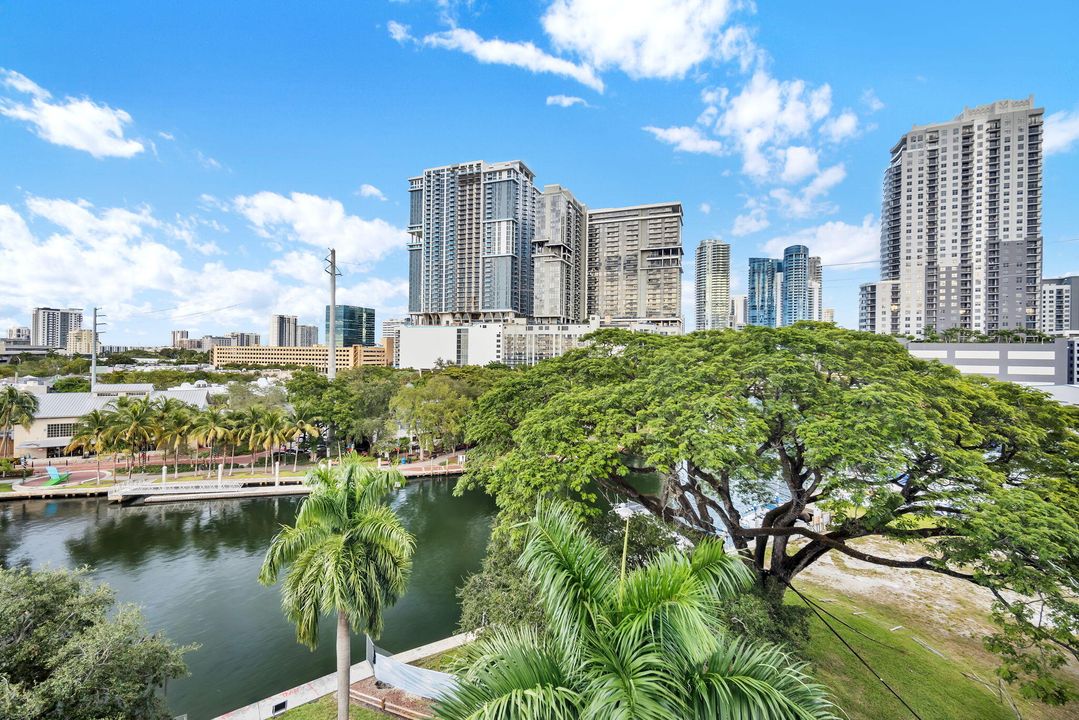 В аренду: $3,300 (2 спален, 2 ванн, 1236 Квадратных фут)