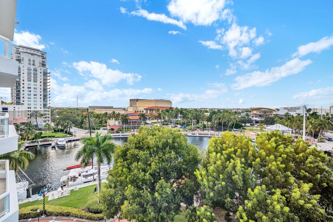 В аренду: $3,300 (2 спален, 2 ванн, 1236 Квадратных фут)