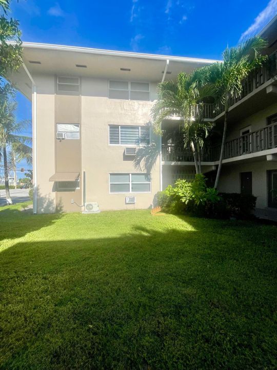 合同活跃: $1,550 (1 贝兹, 1 浴室, 640 平方英尺)