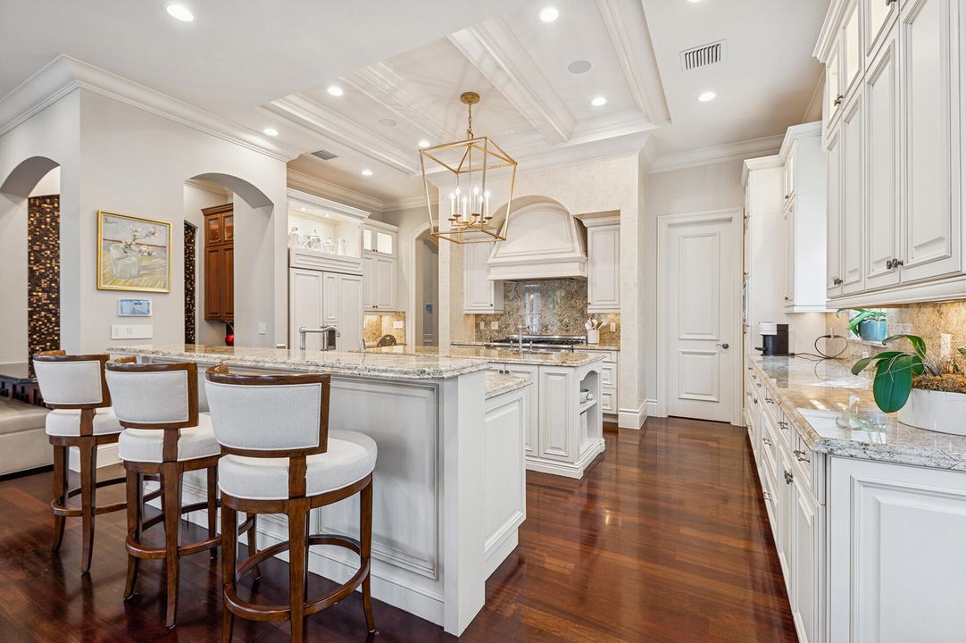 待售: $8,500,000 (5 贝兹, 6 浴室, 5961 平方英尺)