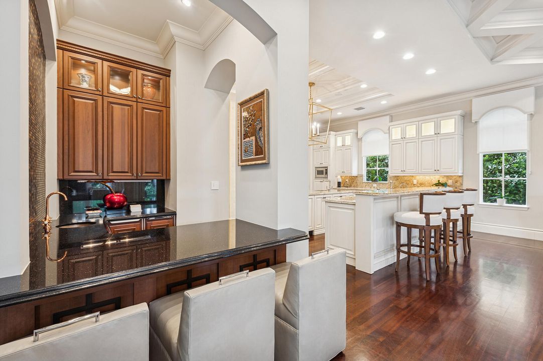 待售: $8,500,000 (5 贝兹, 6 浴室, 5961 平方英尺)