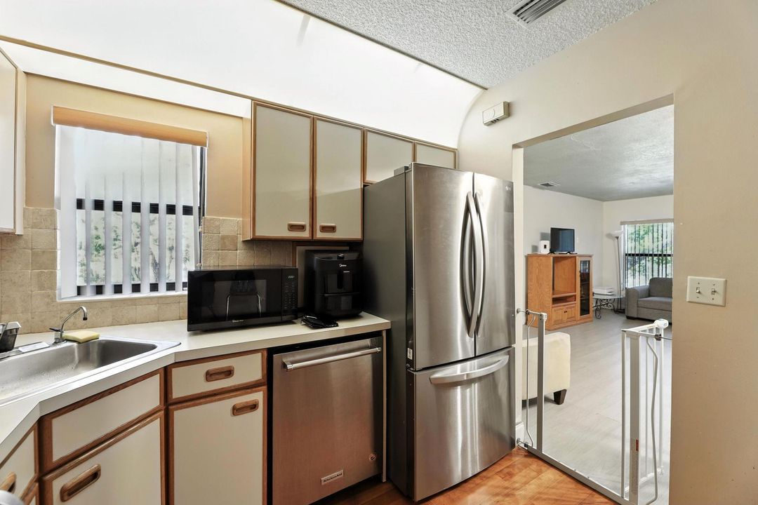 En Venta: $275,000 (3 camas, 2 baños, 1120 Pies cuadrados)