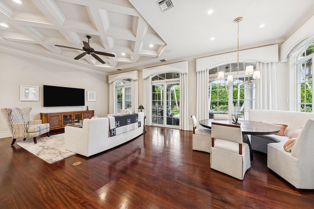 待售: $8,500,000 (5 贝兹, 6 浴室, 5961 平方英尺)