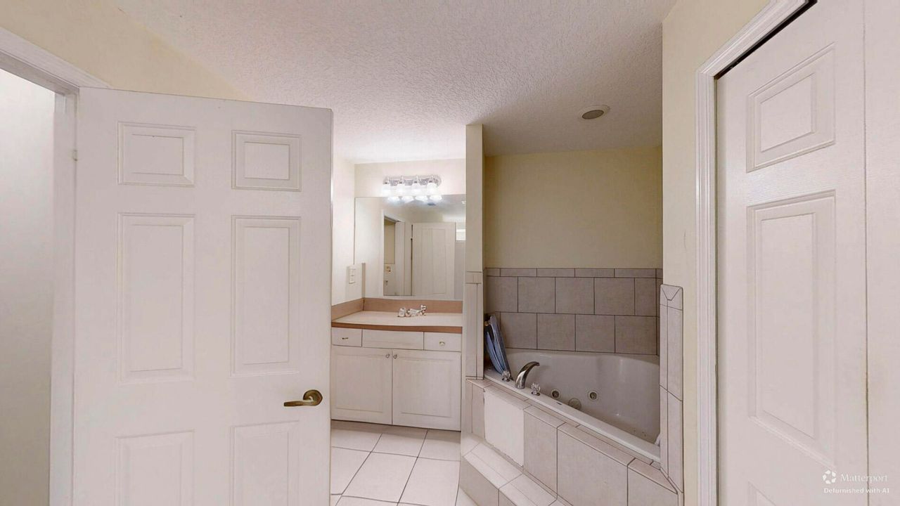 待售: $700,000 (3 贝兹, 3 浴室, 3292 平方英尺)